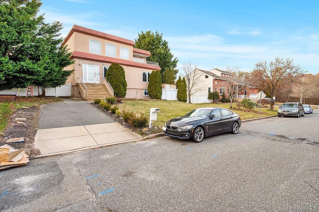 #2 photo, 96 5th Avenue, Holtsville , NY 11742