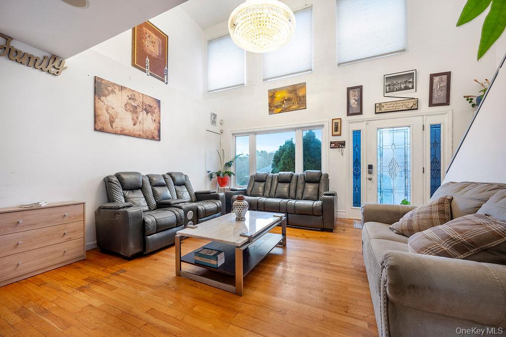 #5 photo, 96 5th Avenue, Holtsville , NY 11742