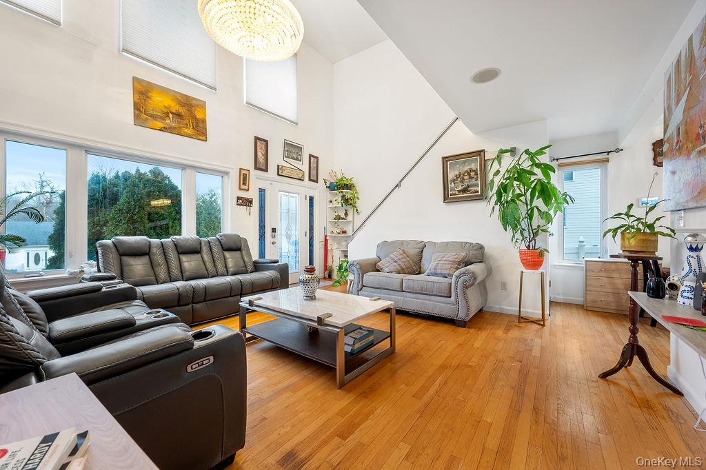 #6 photo, 96 5th Avenue, Holtsville , NY 11742