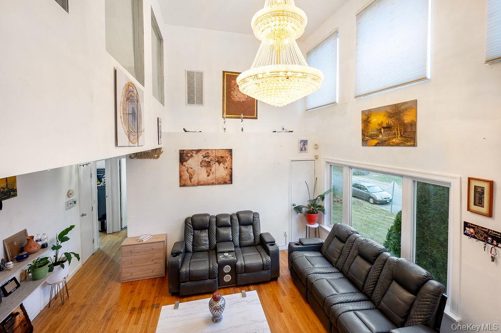 #7 photo, 96 5th Avenue, Holtsville , NY 11742