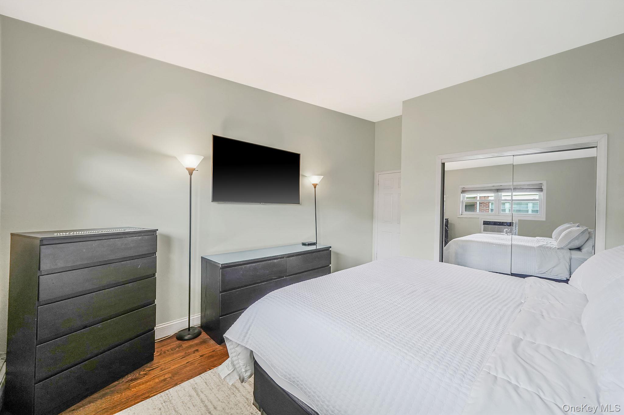 #20 photo, 22 Ivy Street, Farmingdale , NY 11735