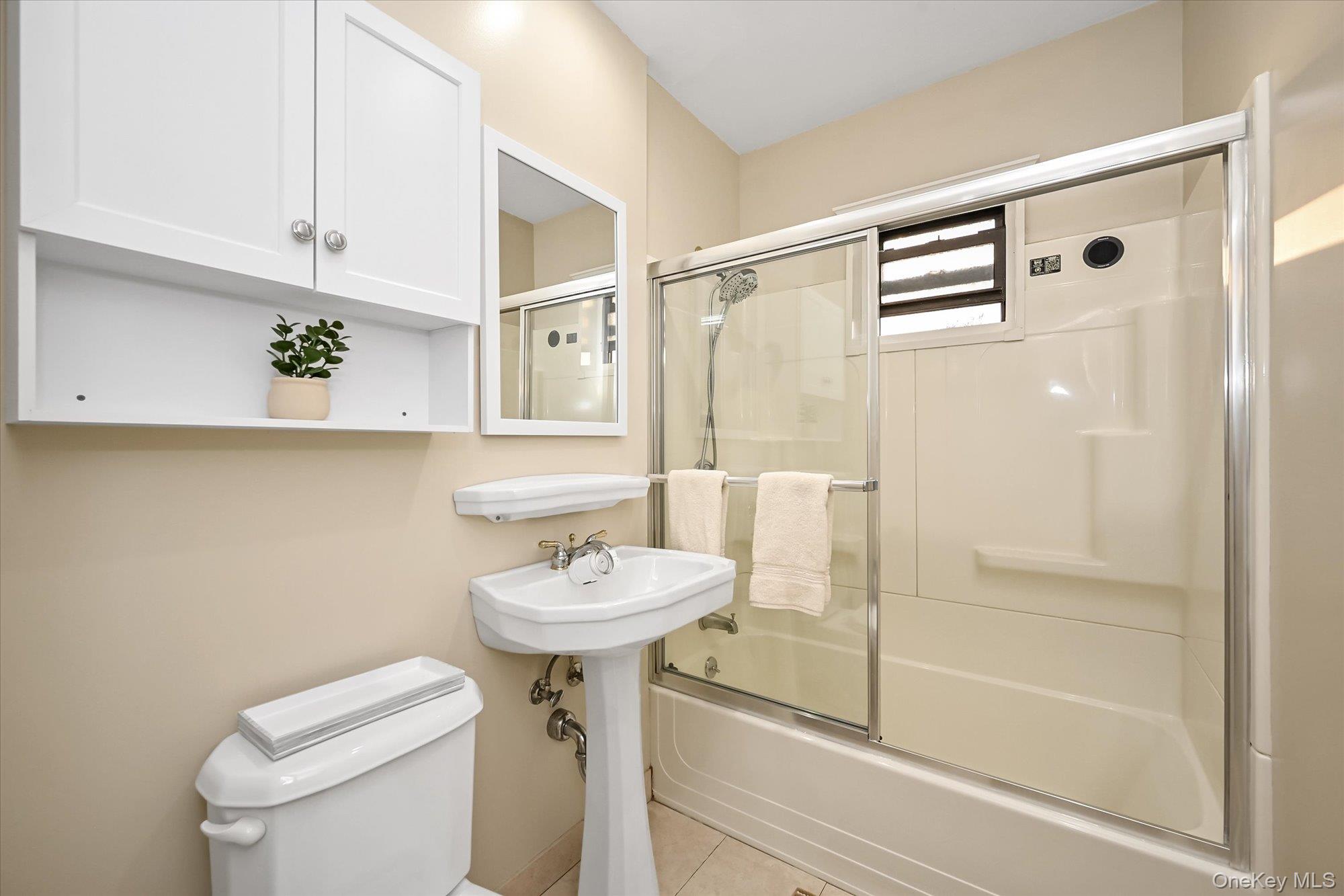 #14 photo, 25 Elizabeth Street, Farmingdale , NY 11735