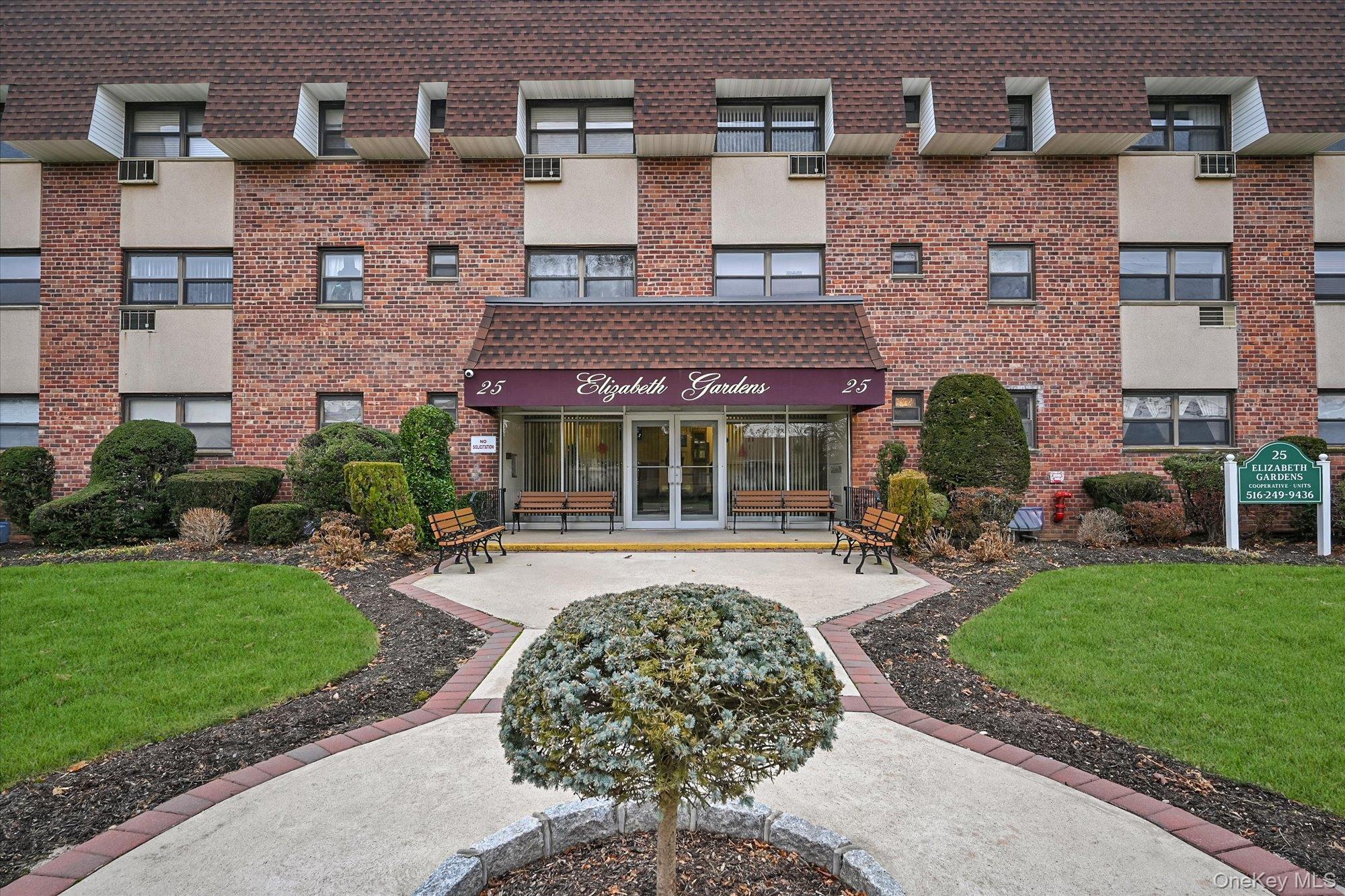 #17 photo, 25 Elizabeth Street, Farmingdale , NY 11735