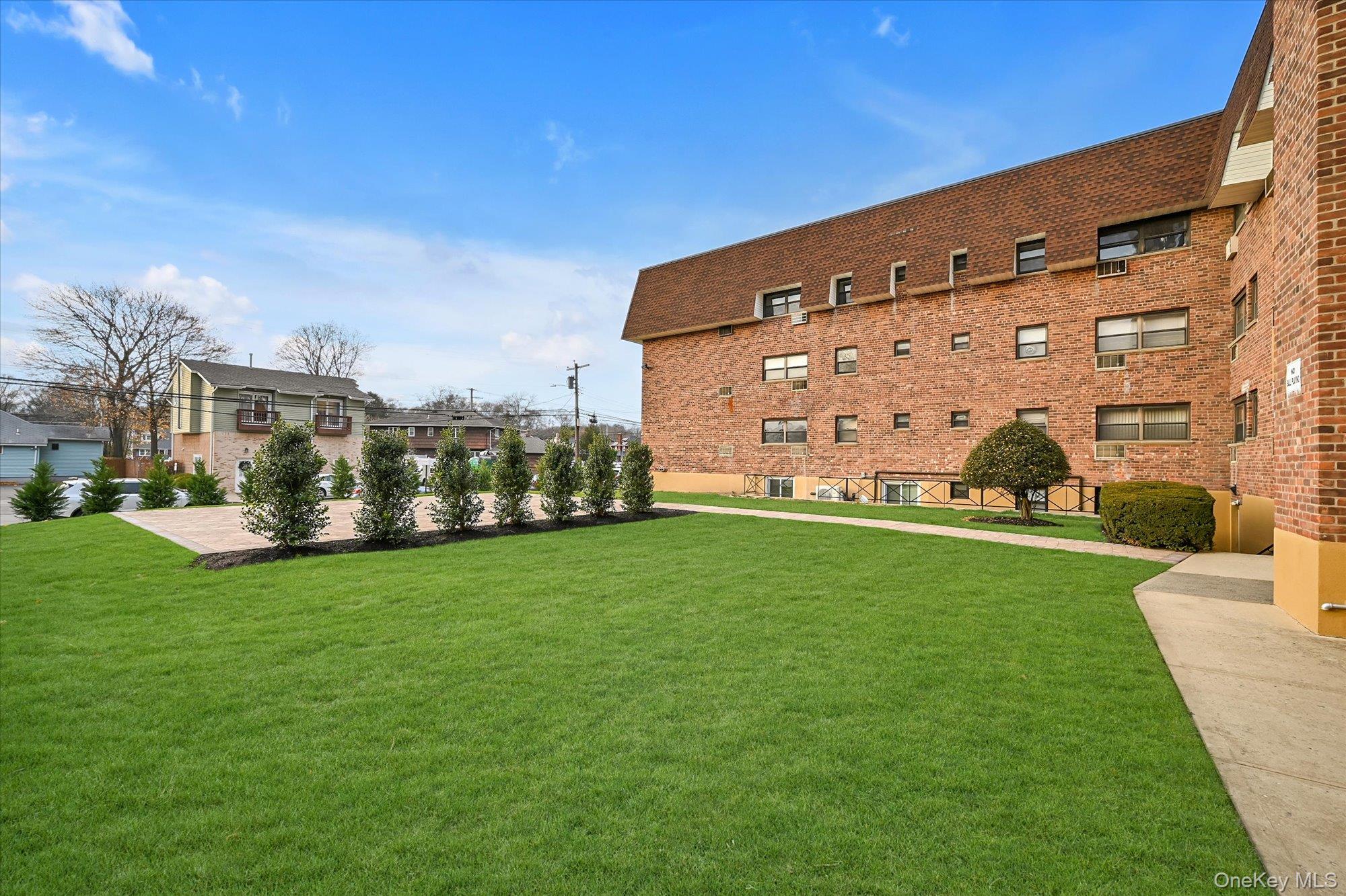 #19 photo, 25 Elizabeth Street, Farmingdale , NY 11735