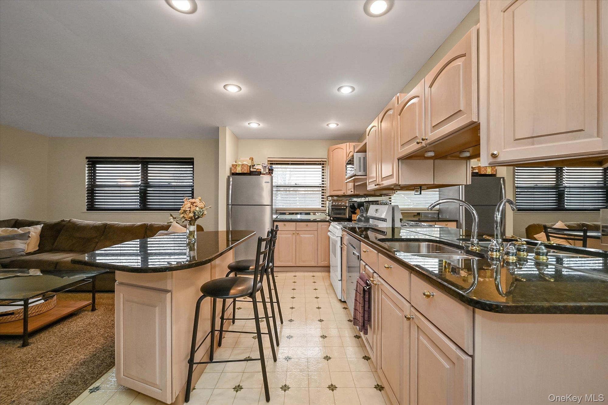 #7 photo, 25 Elizabeth Street, Farmingdale , NY 11735