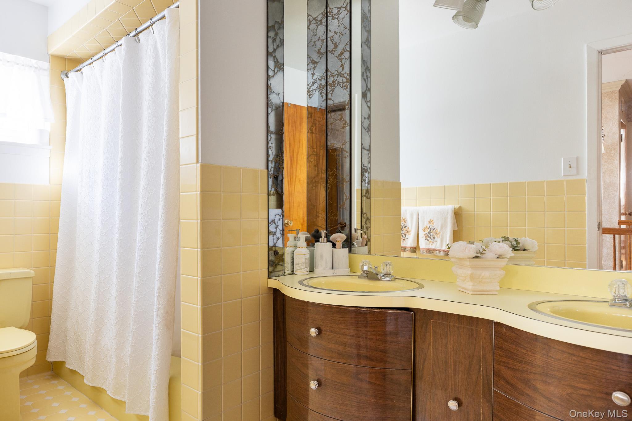 #11 photo, 53 Tulipwood Dr, 롱 아일랜드 Commack , NY 11725