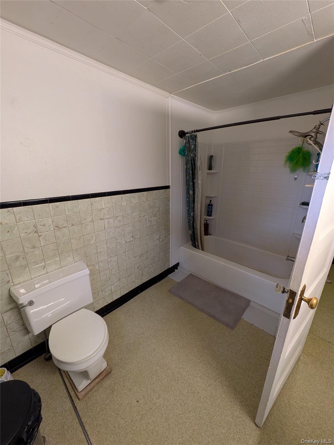 #16 photo, 41 Stone Avenue, Babylon , NY 11703