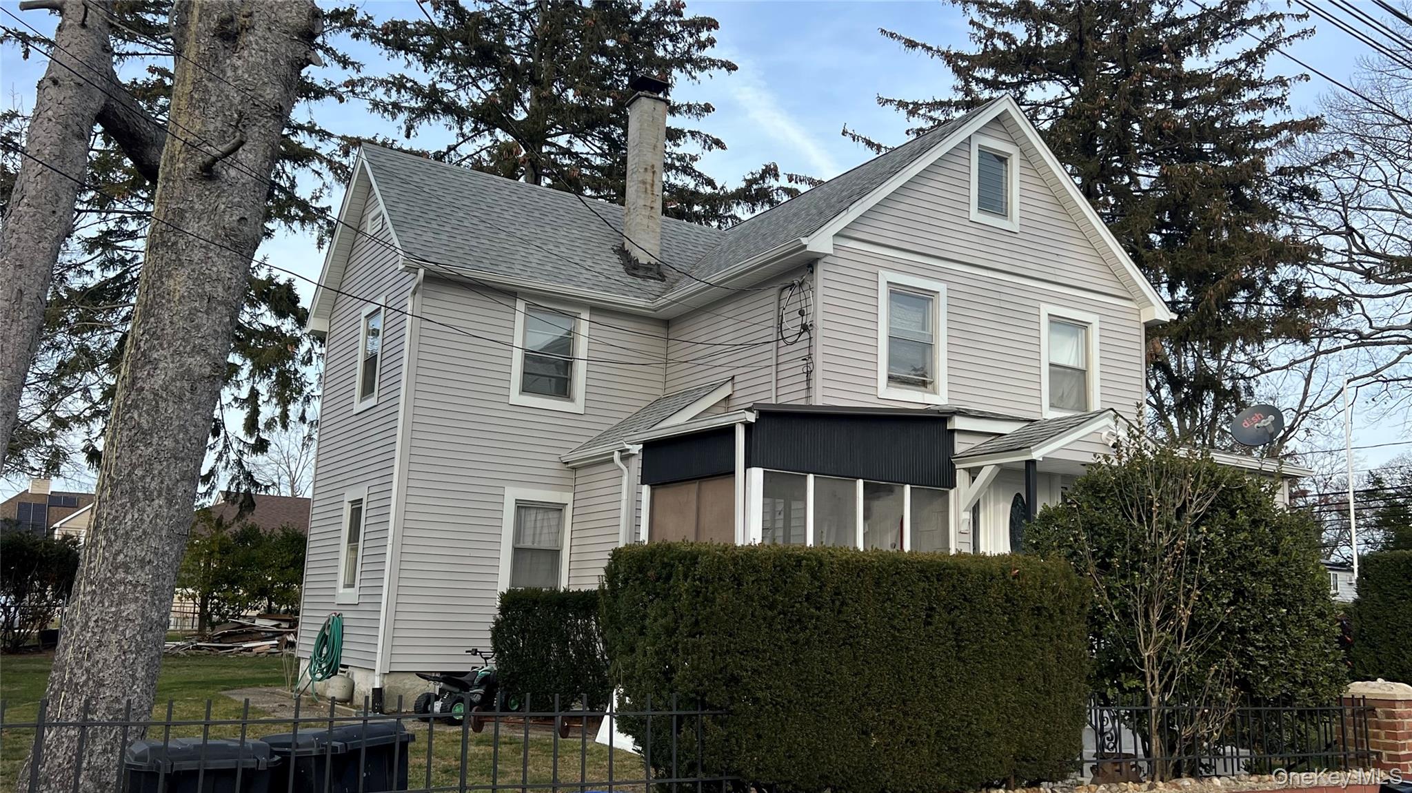 #19 photo, 41 Stone Avenue, Babylon , NY 11703