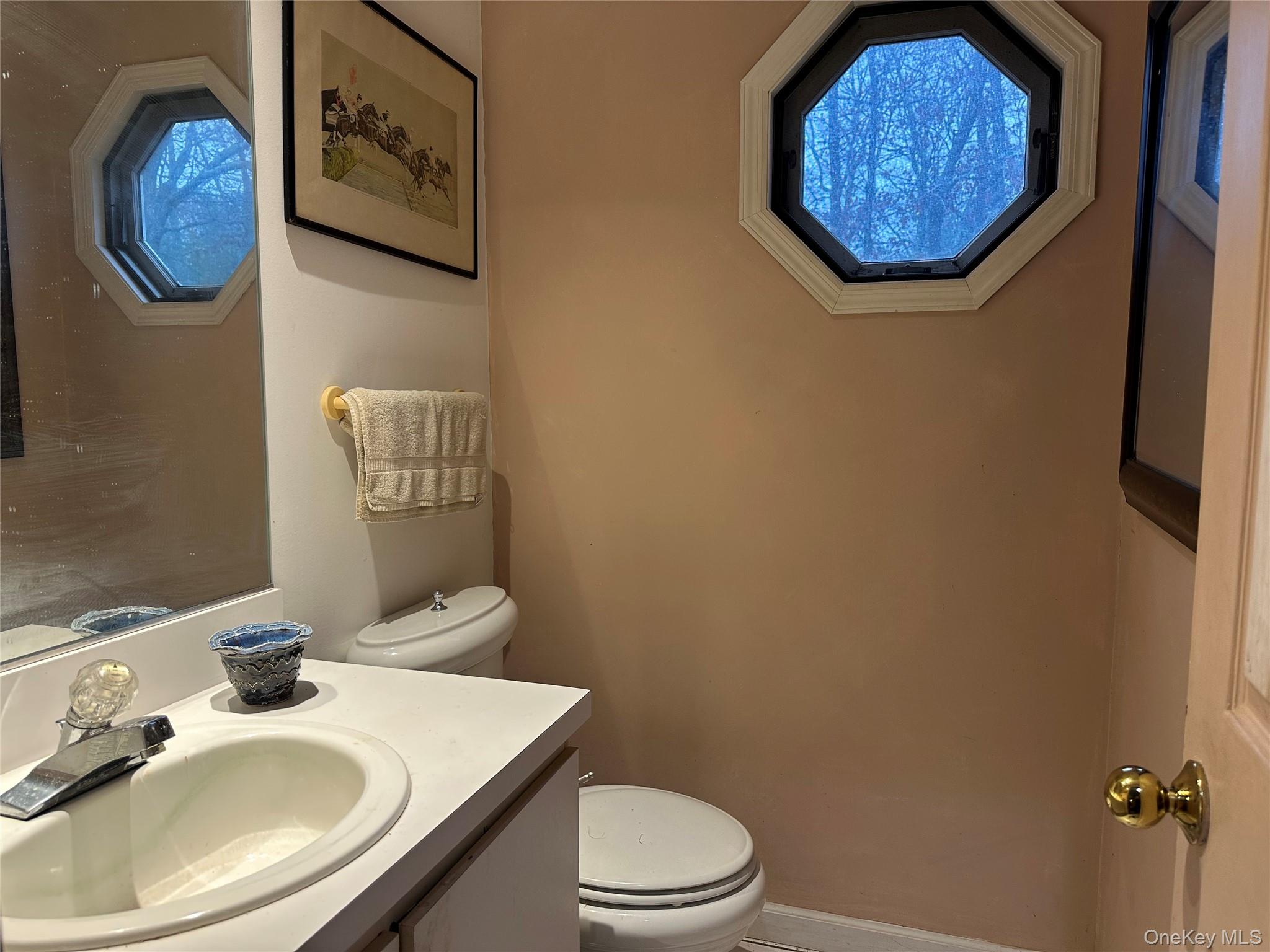 #10 photo, 9 Woodview Way, Hampton Bays , NY 11946