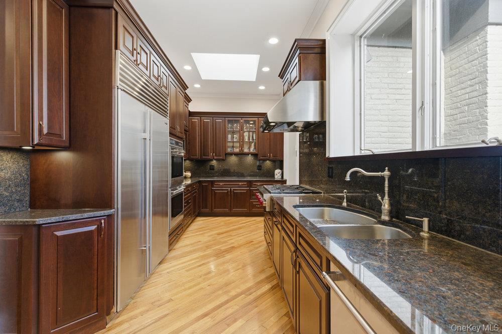 #12 photo, 5 Cedar Lane, Glen Cove , NY 11542