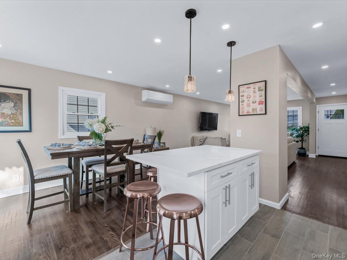 #11 photo, 10514 Van Wyck Expressway, Richmond Hill S. , NY 11419