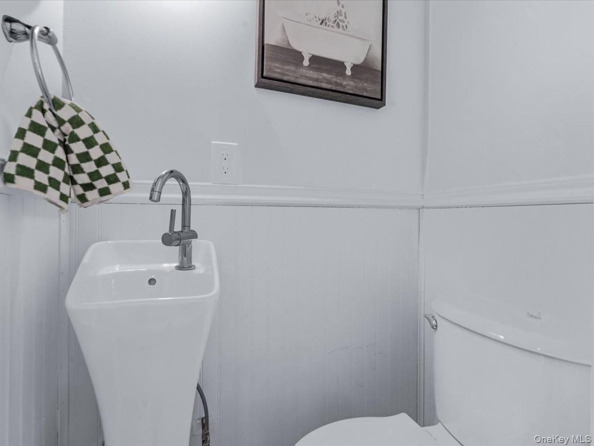 #12 photo, 10514 Van Wyck Expressway, Richmond Hill S. , NY 11419