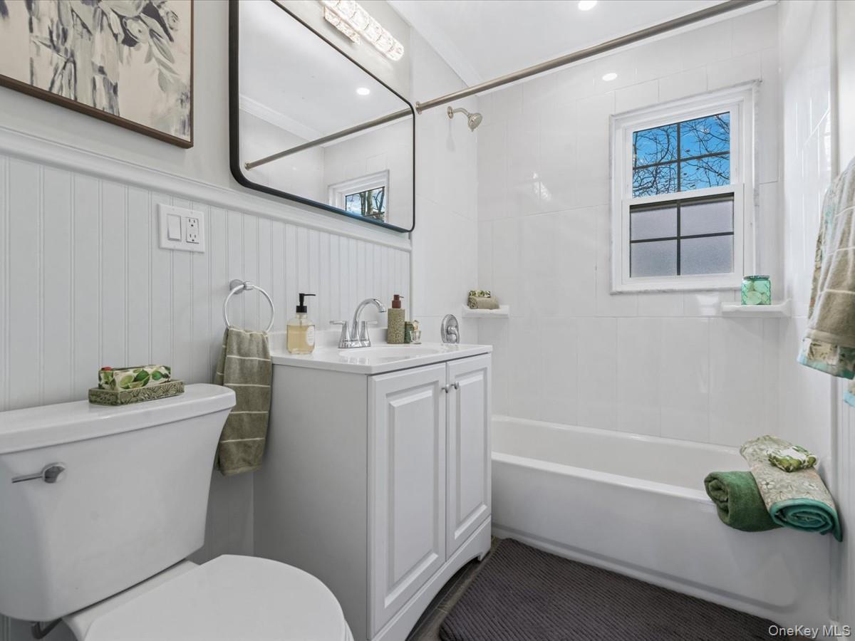 #18 photo, 10514 Van Wyck Expressway, Richmond Hill S. , NY 11419