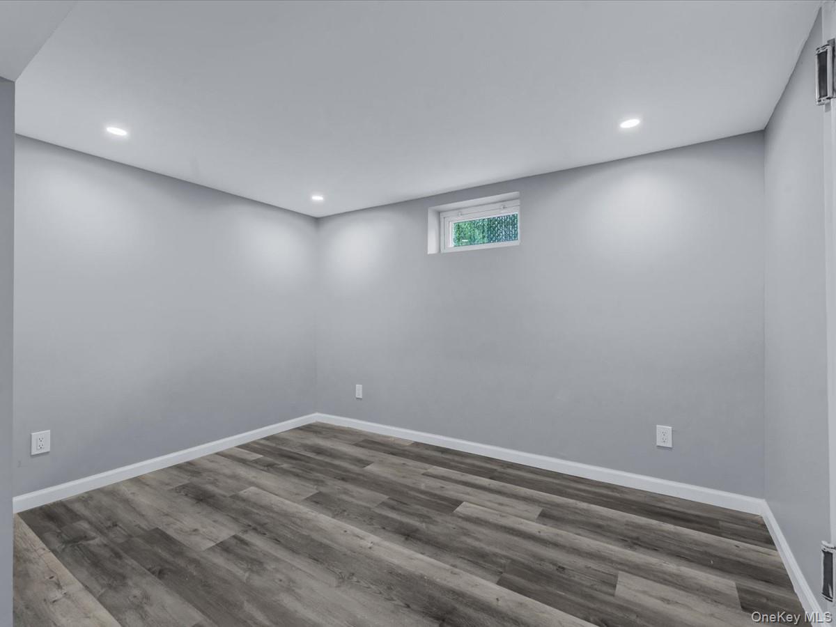 #19 photo, 10514 Van Wyck Expressway, Richmond Hill S. , NY 11419