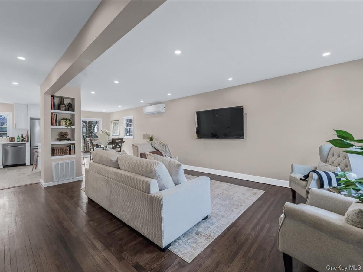 #3 photo, 10514 Van Wyck Expressway, Richmond Hill S. , NY 11419