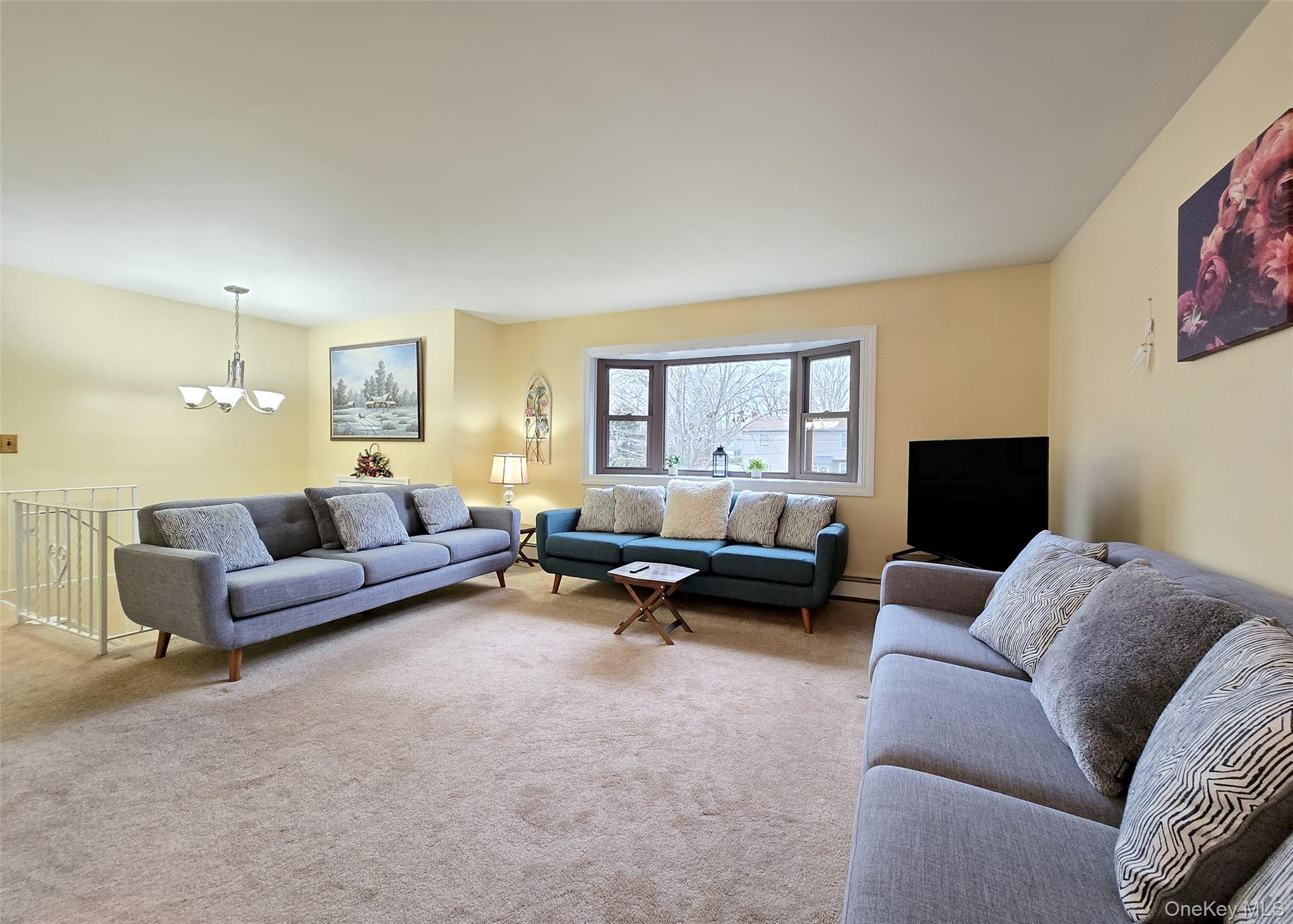 #3 photo, 207 N Evergreen Drive, Selden , NY 11784