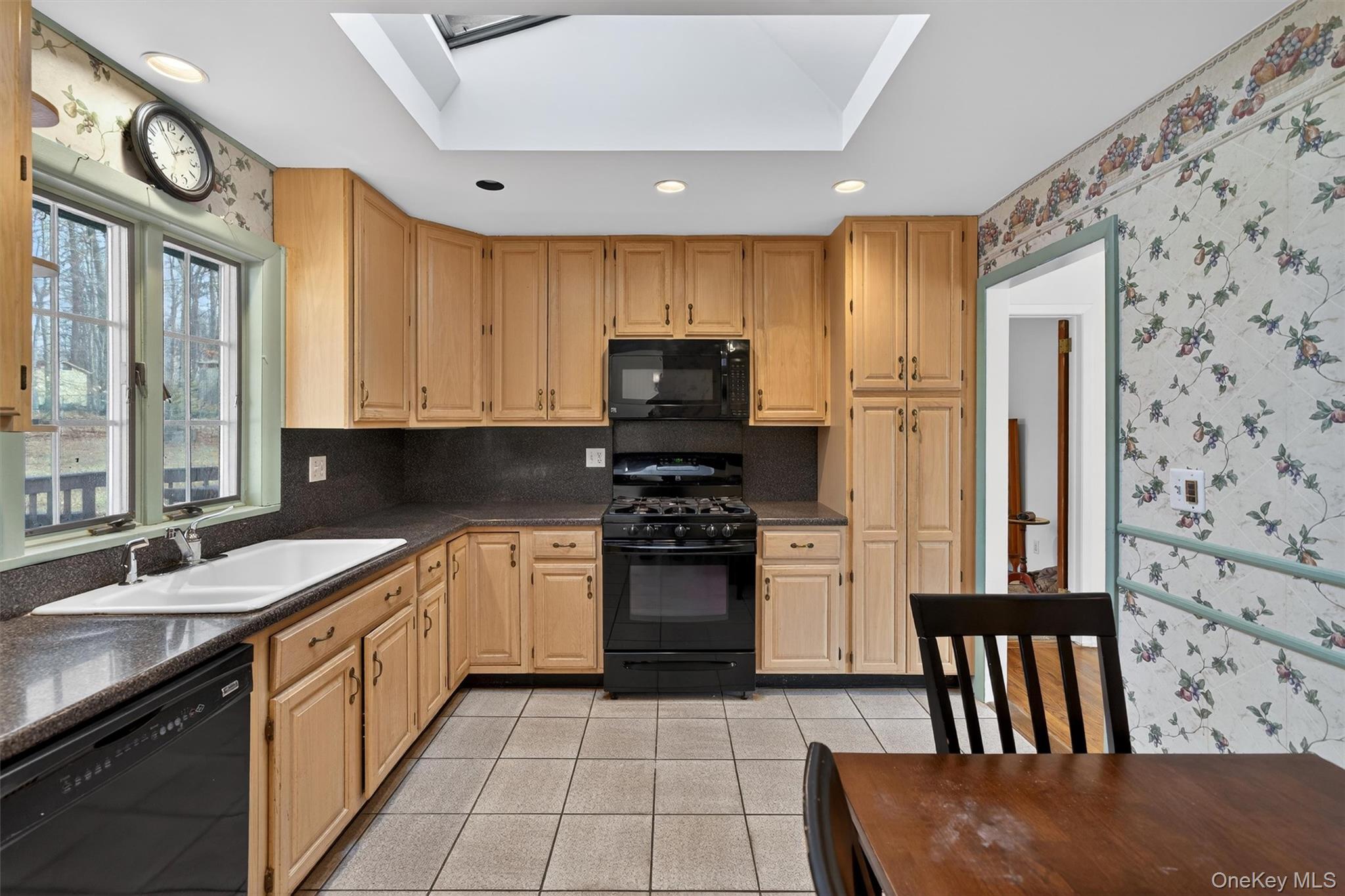 #7 photo, 10 Fleetwood Avenue, Chestnut Ridge , NY 10977