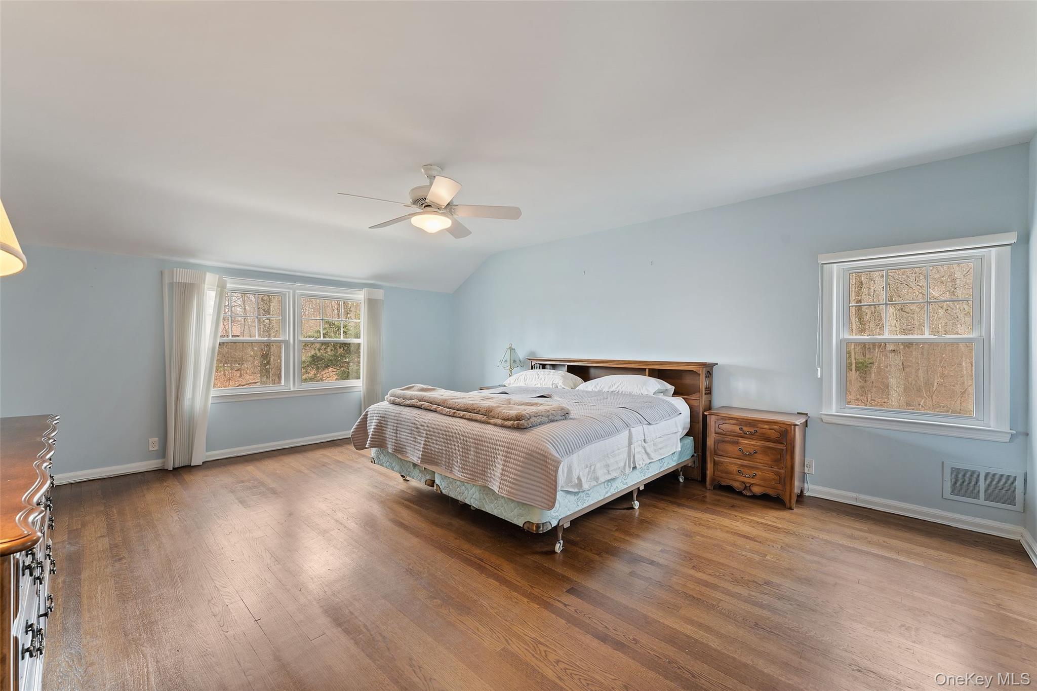 #17 photo, 285 Old Colony Road, Hartsdale , NY 10530