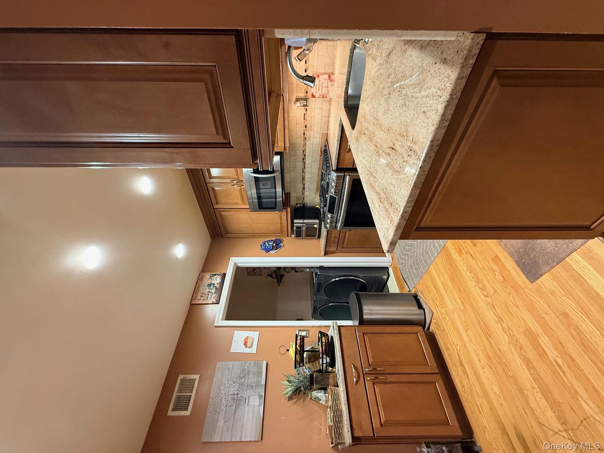 #5 photo, 2 Marilyn Court, Highland Mills , NY 10930