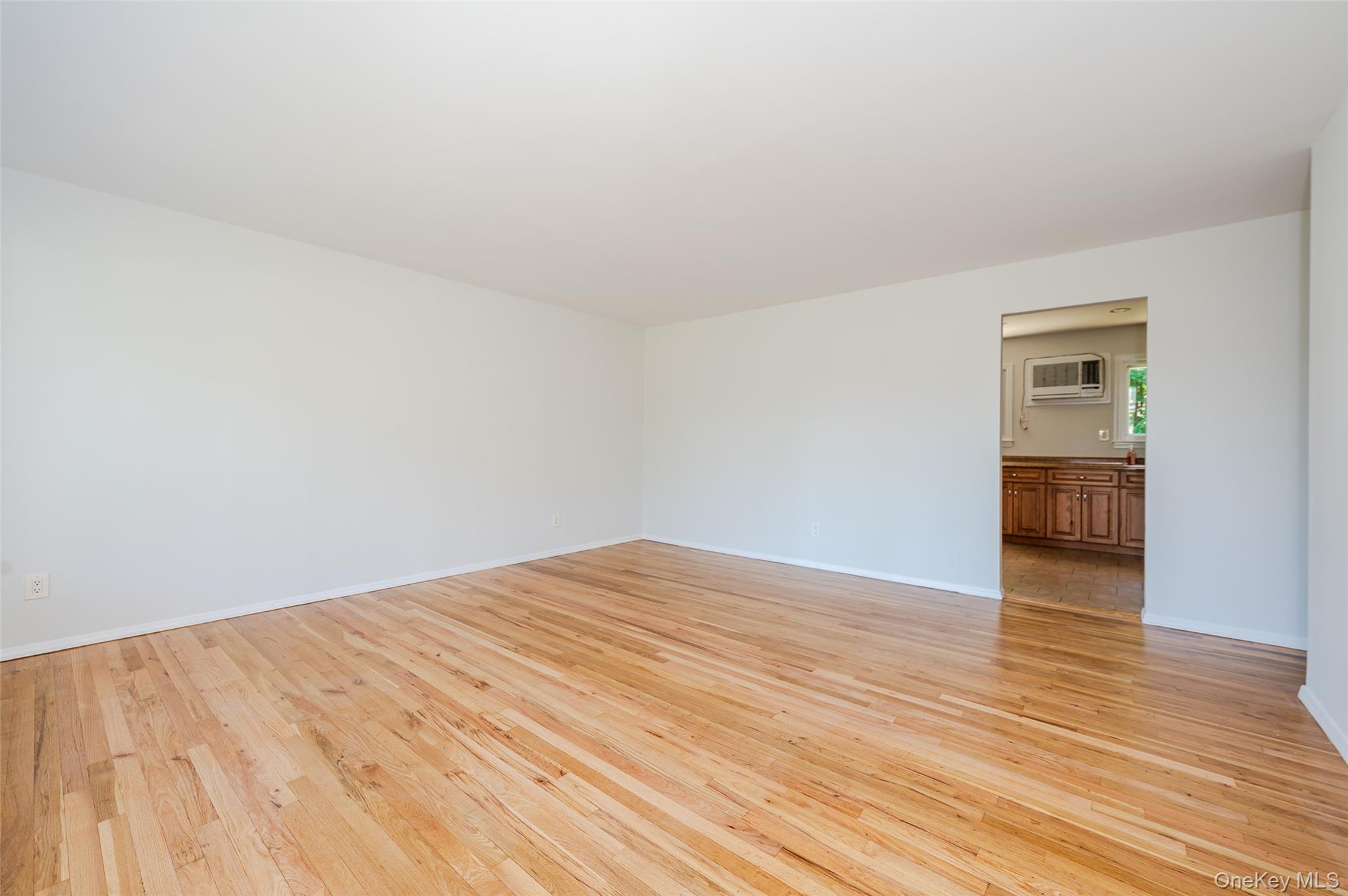 #3 photo, 1139 Waverly Avenue, Farmingville , NY 11738