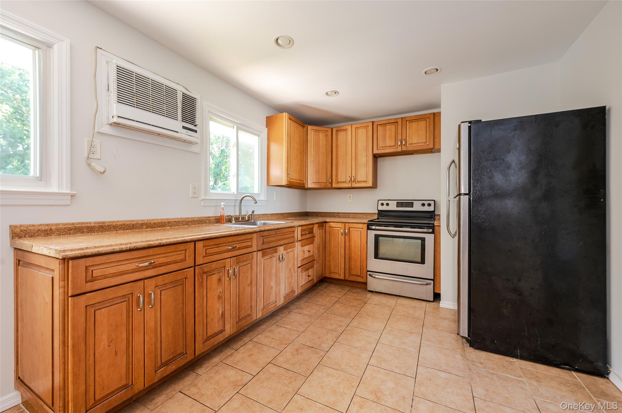 #4 photo, 1139 Waverly Avenue, Farmingville , NY 11738