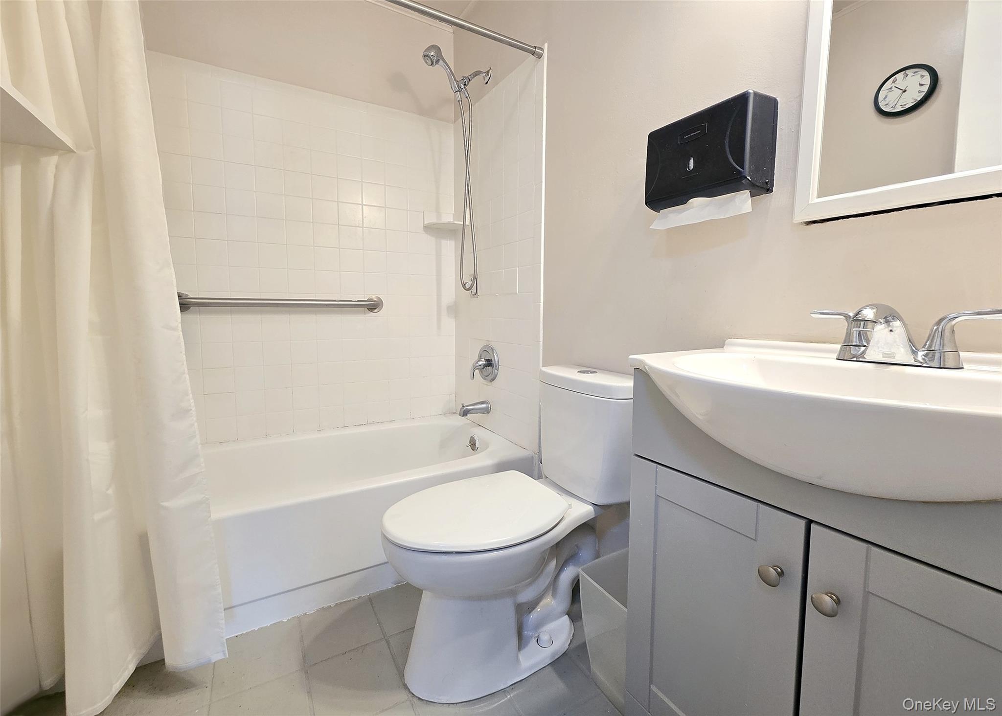 #14 photo, 24 Quail Run, Massapequa , NY 11758