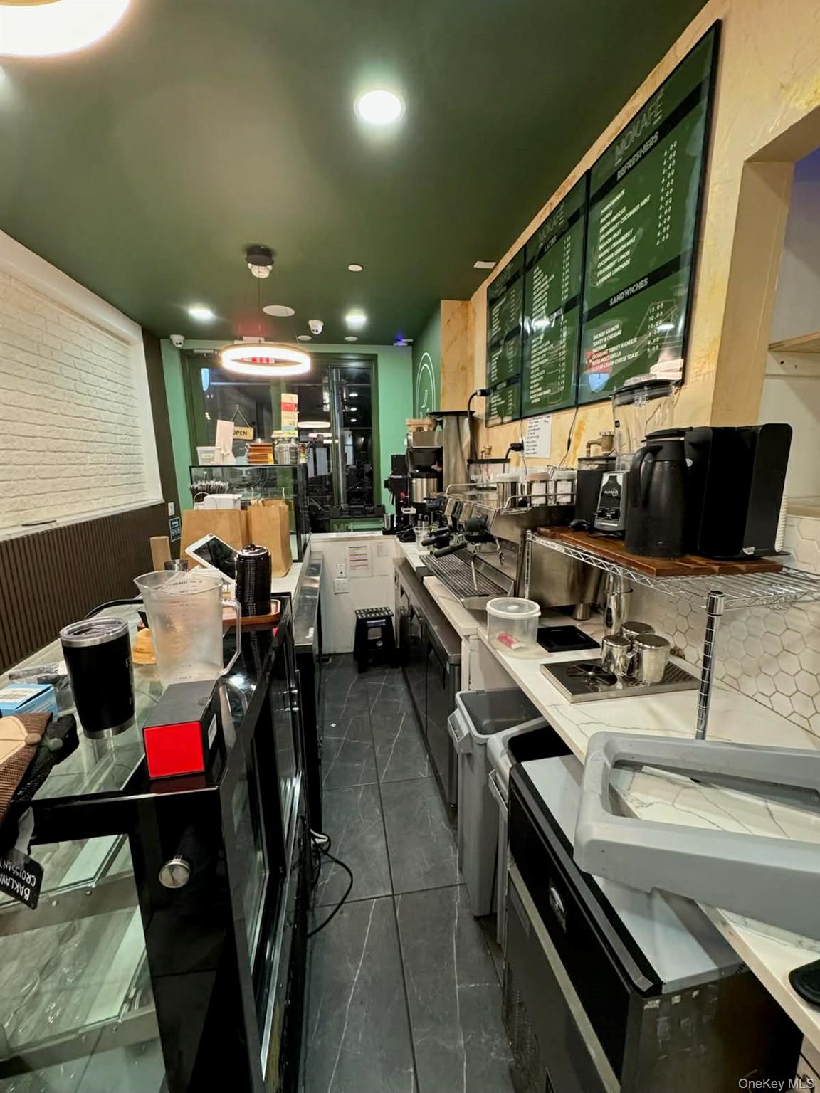 #4 photo, 1059 Manhattan Avenue, Brooklyn , NY 11222