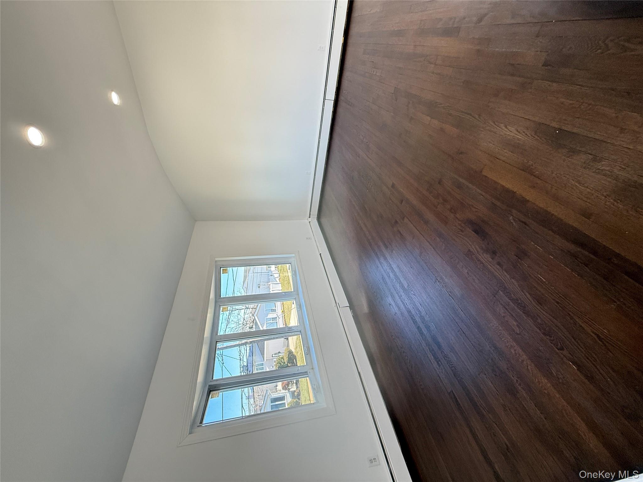 #12 photo, 300 Branch Avenue, Freeport , NY 11520