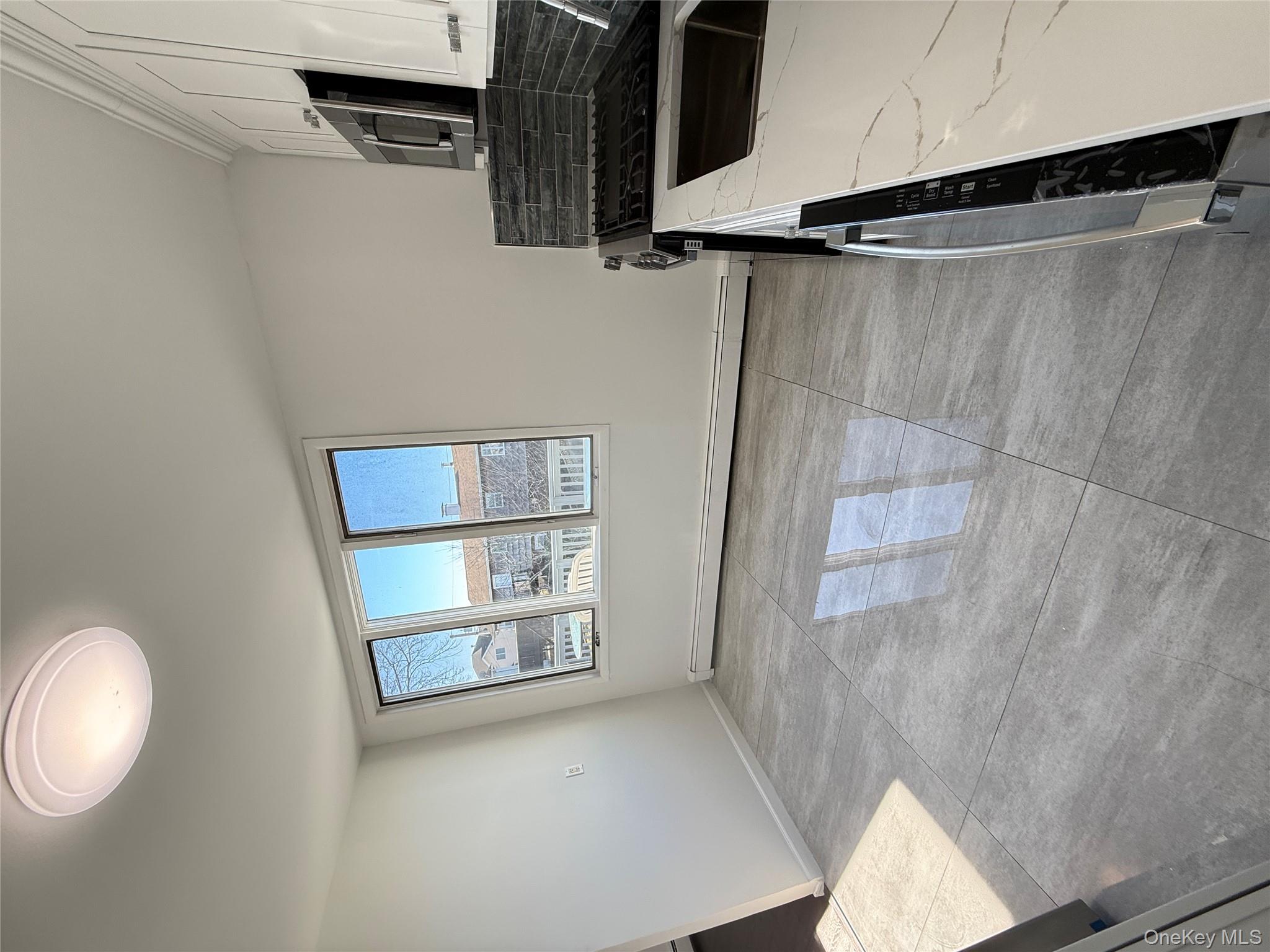 #20 photo, 300 Branch Avenue, Freeport , NY 11520