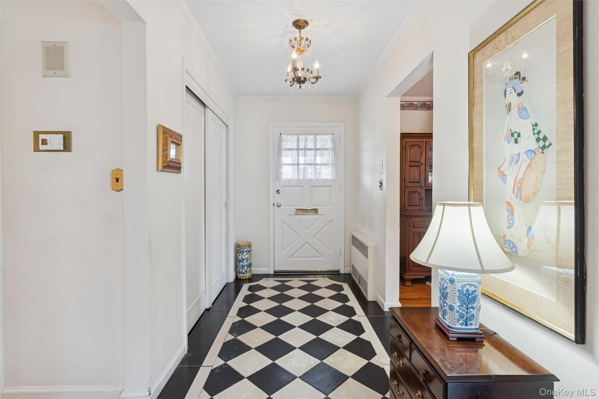 #6 photo, 23 Saint Pauls Place, Garden City , NY 11530