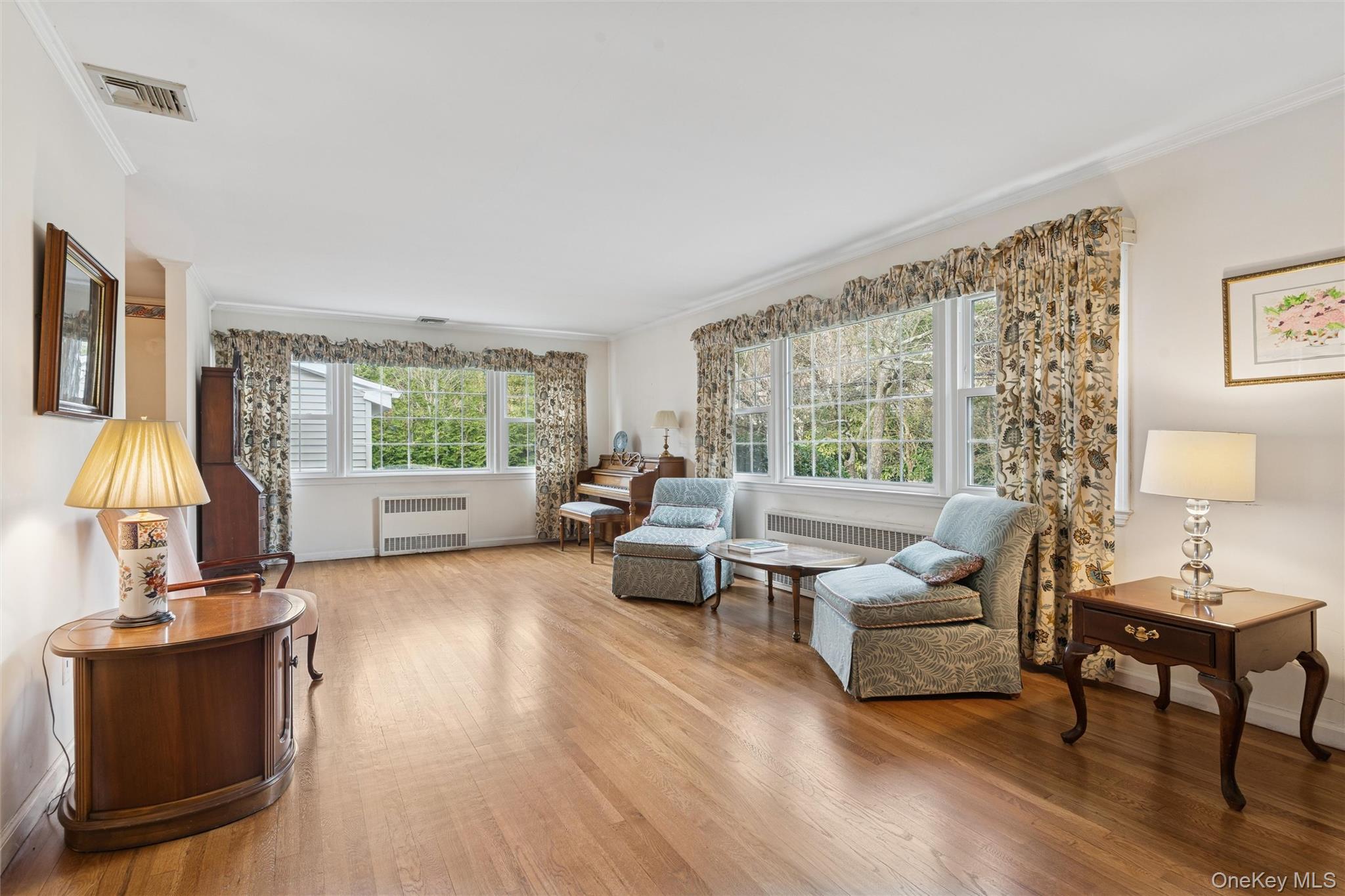 #7 photo, 23 Saint Pauls Place, Garden City , NY 11530