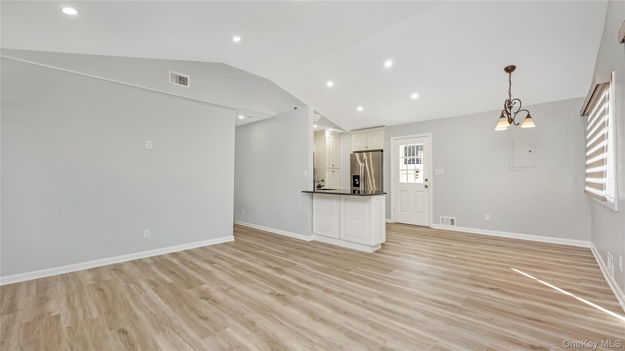 #12 photo, 147 W Hampton Road, Lindenhurst , NY 11757