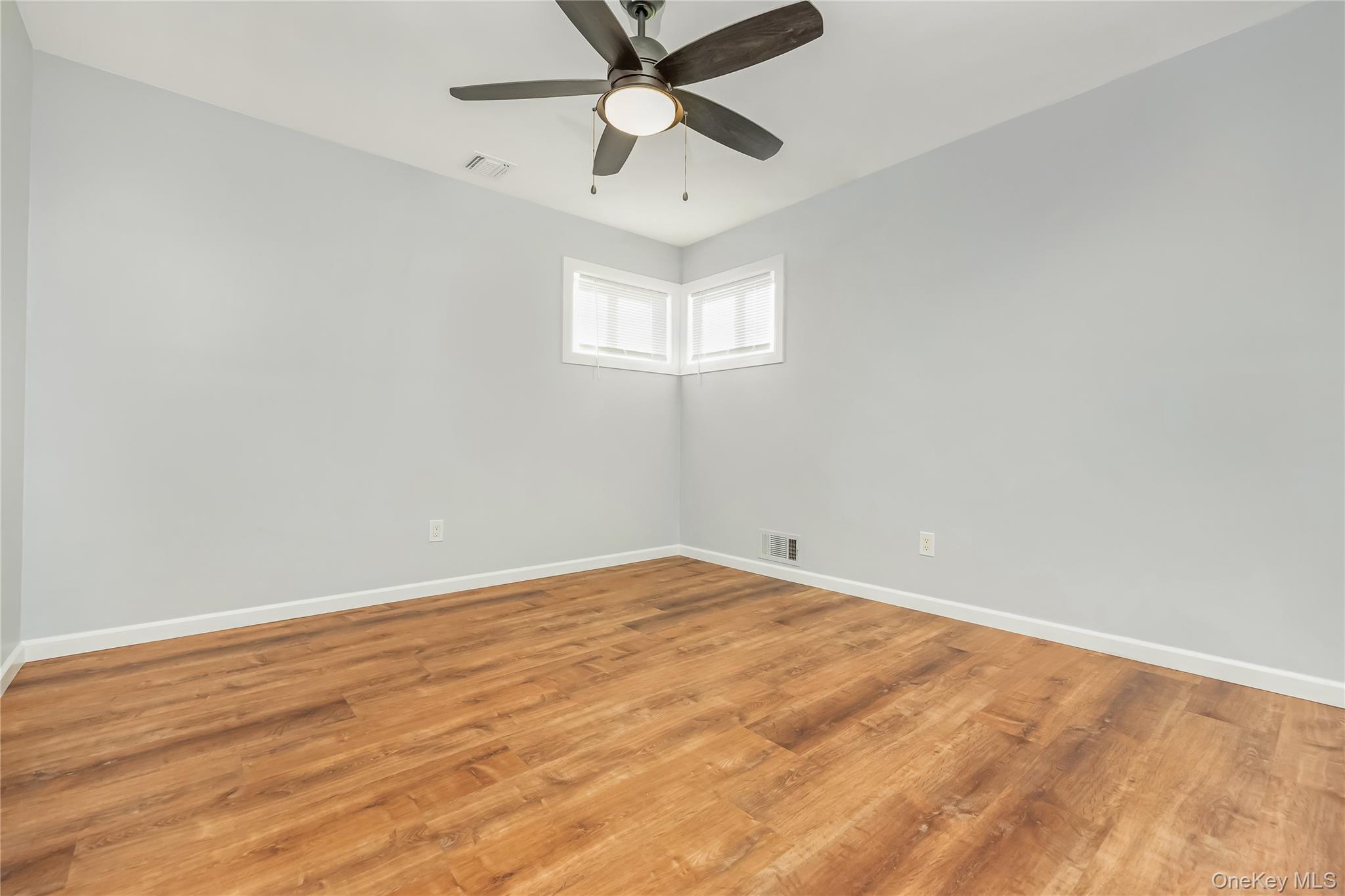 #14 photo, 147 W Hampton Road, Lindenhurst , NY 11757