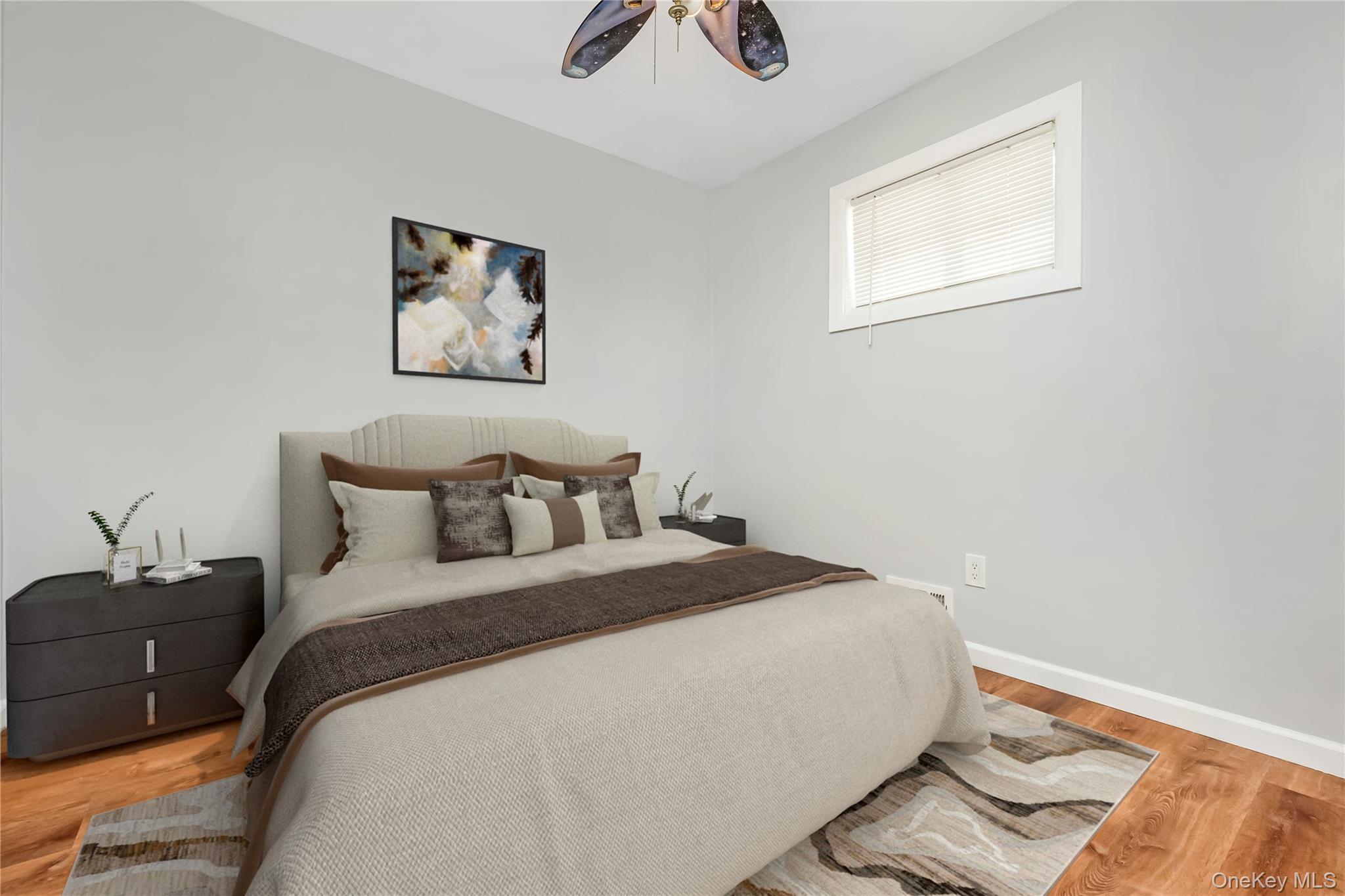 #19 photo, 147 W Hampton Road, Lindenhurst , NY 11757