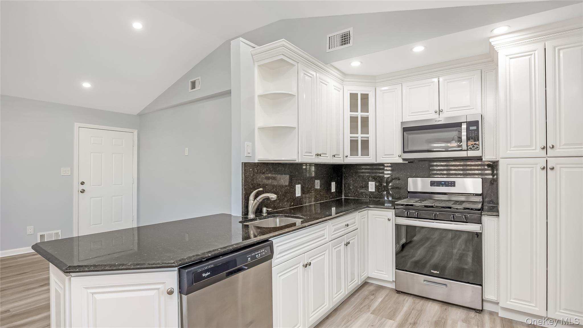 #4 photo, 147 W Hampton Road, Lindenhurst , NY 11757