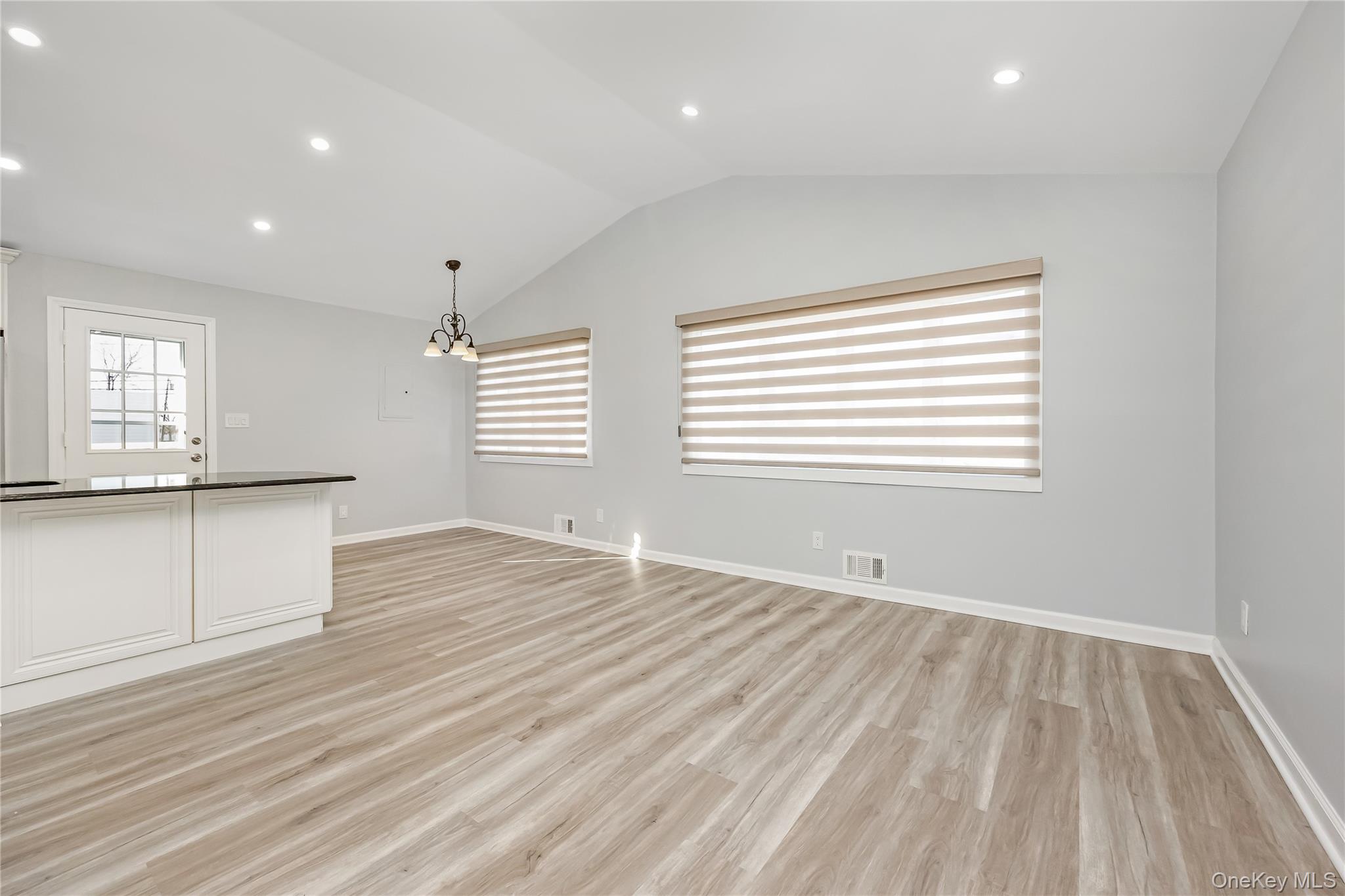 #8 photo, 147 W Hampton Road, Lindenhurst , NY 11757