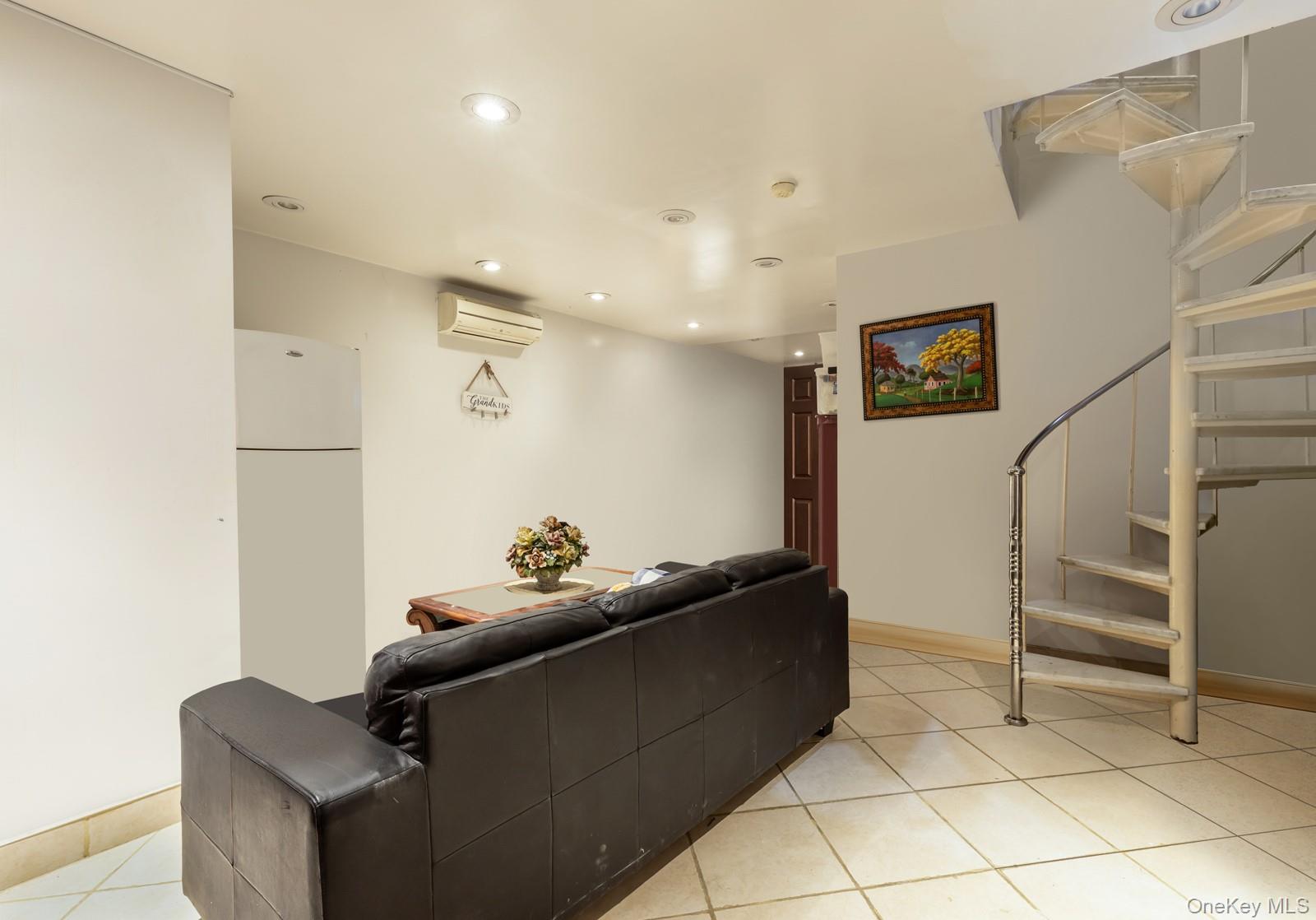 #16 photo, 2042 26th Street, Astoria , NY 11105