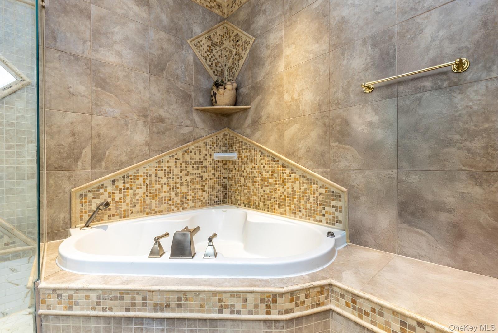 #9 photo, 2042 26th Street, Astoria , NY 11105