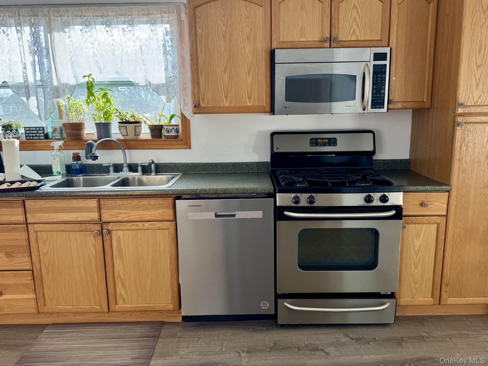 #5 photo, 601 Little East Neck Road, 東長島 West Babylon , NY 11704