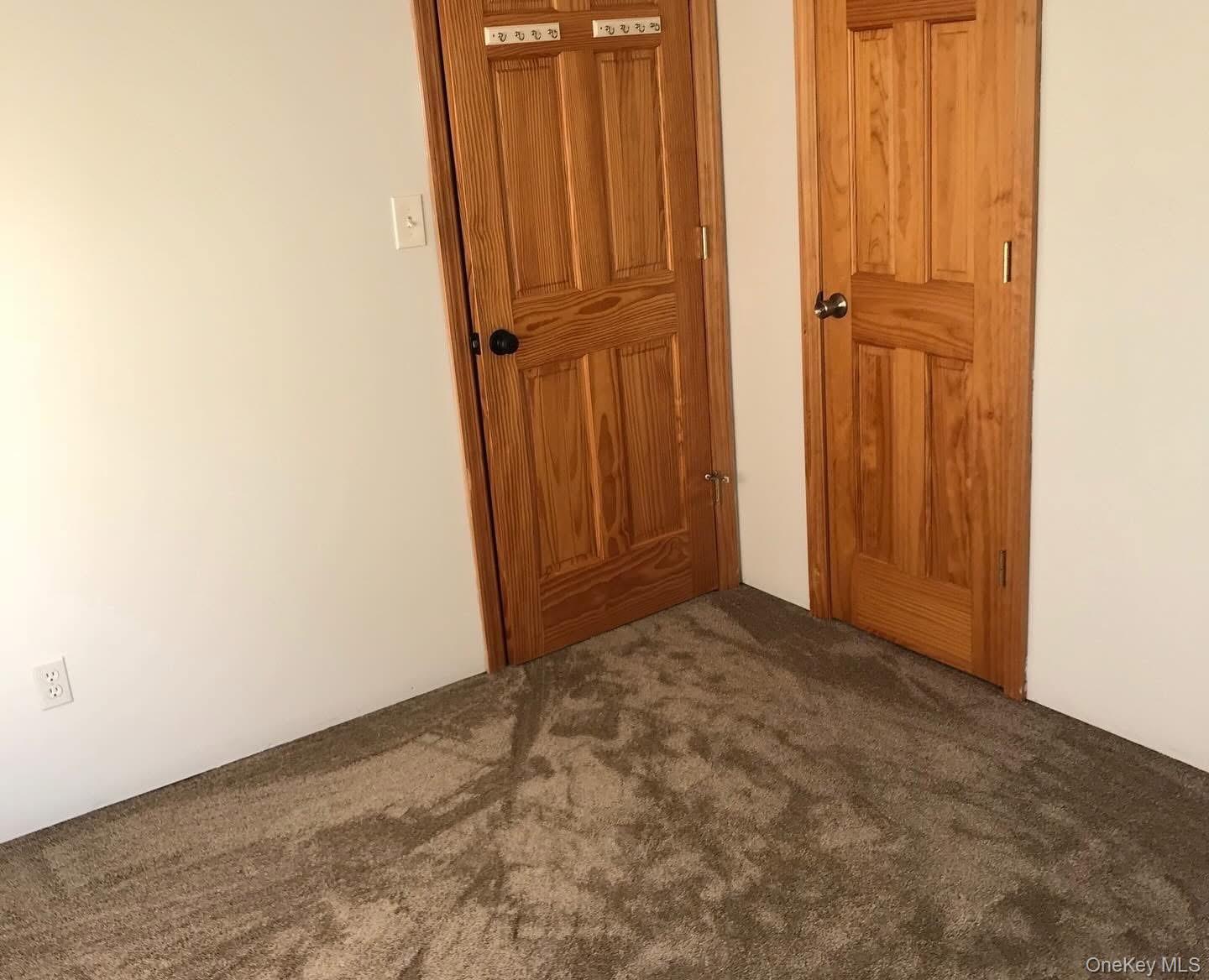 #9 photo, 601 Little East Neck Road, 東長島 West Babylon , NY 11704