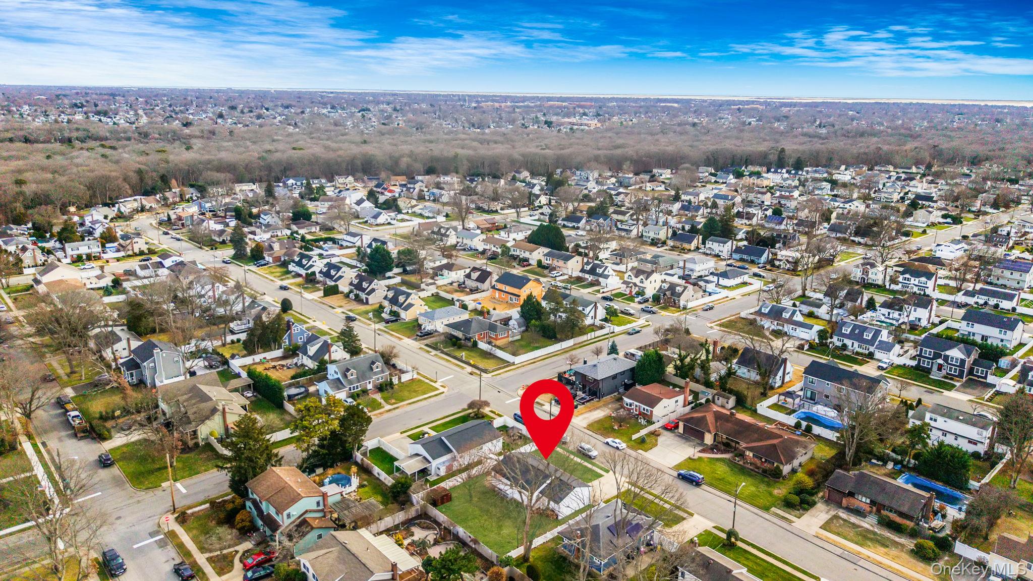 #13 photo, 171 N Oak Street, Massapequa Park , NY 11758