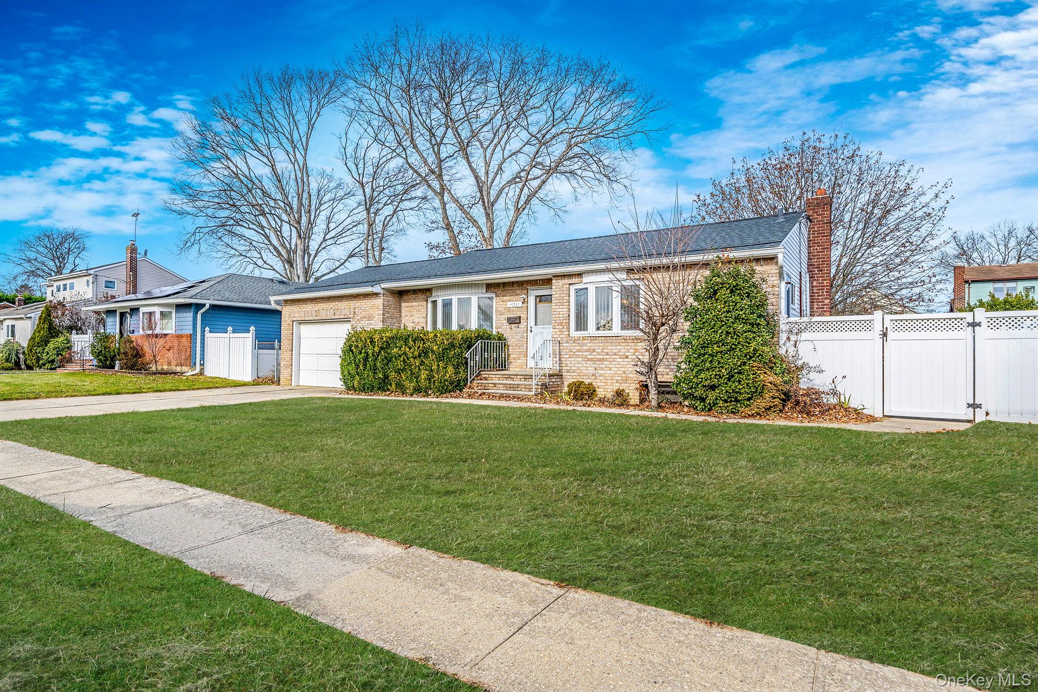#3 photo, 171 N Oak Street, Massapequa Park , NY 11758