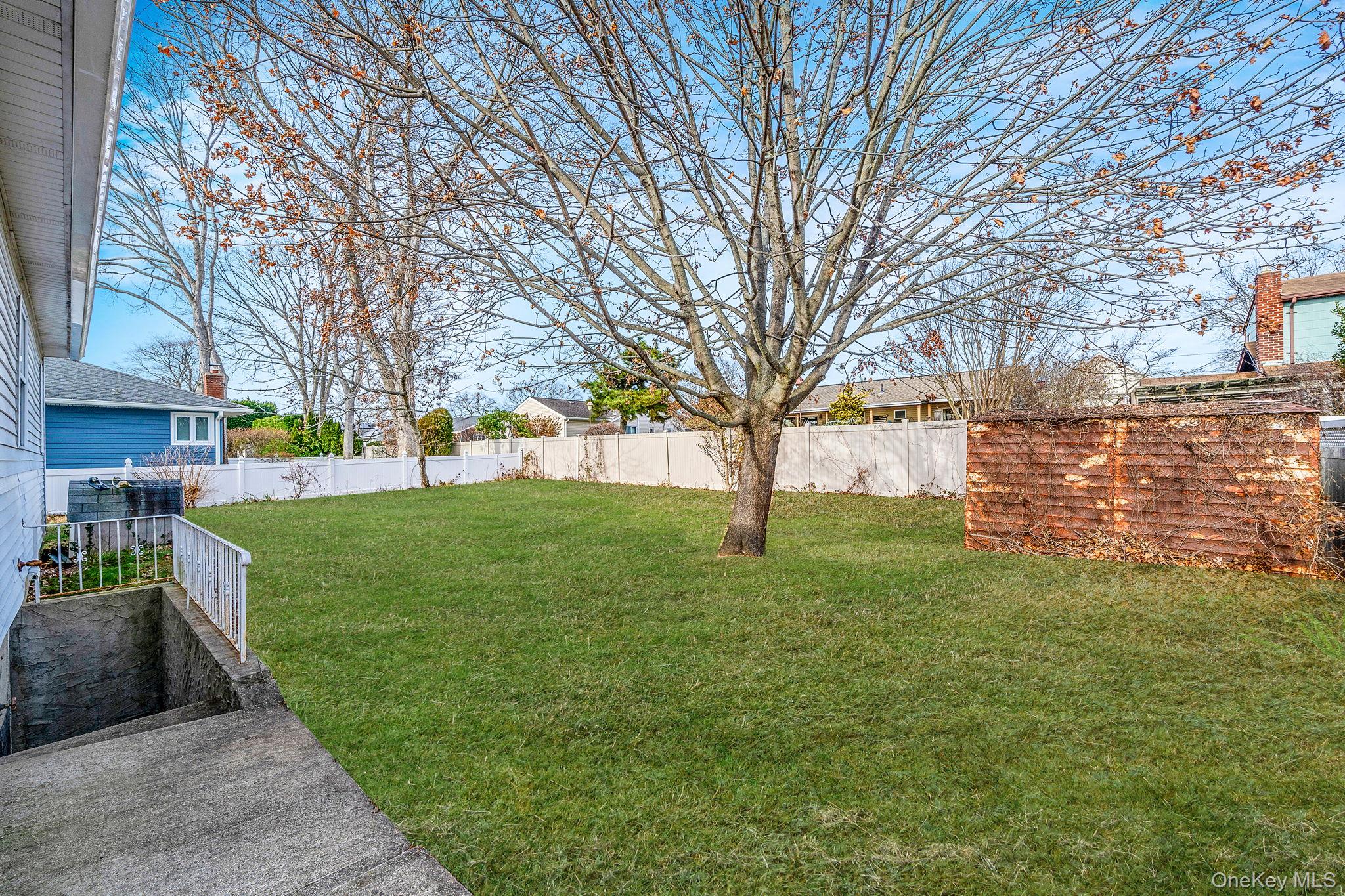 #5 photo, 171 N Oak Street, Massapequa Park , NY 11758