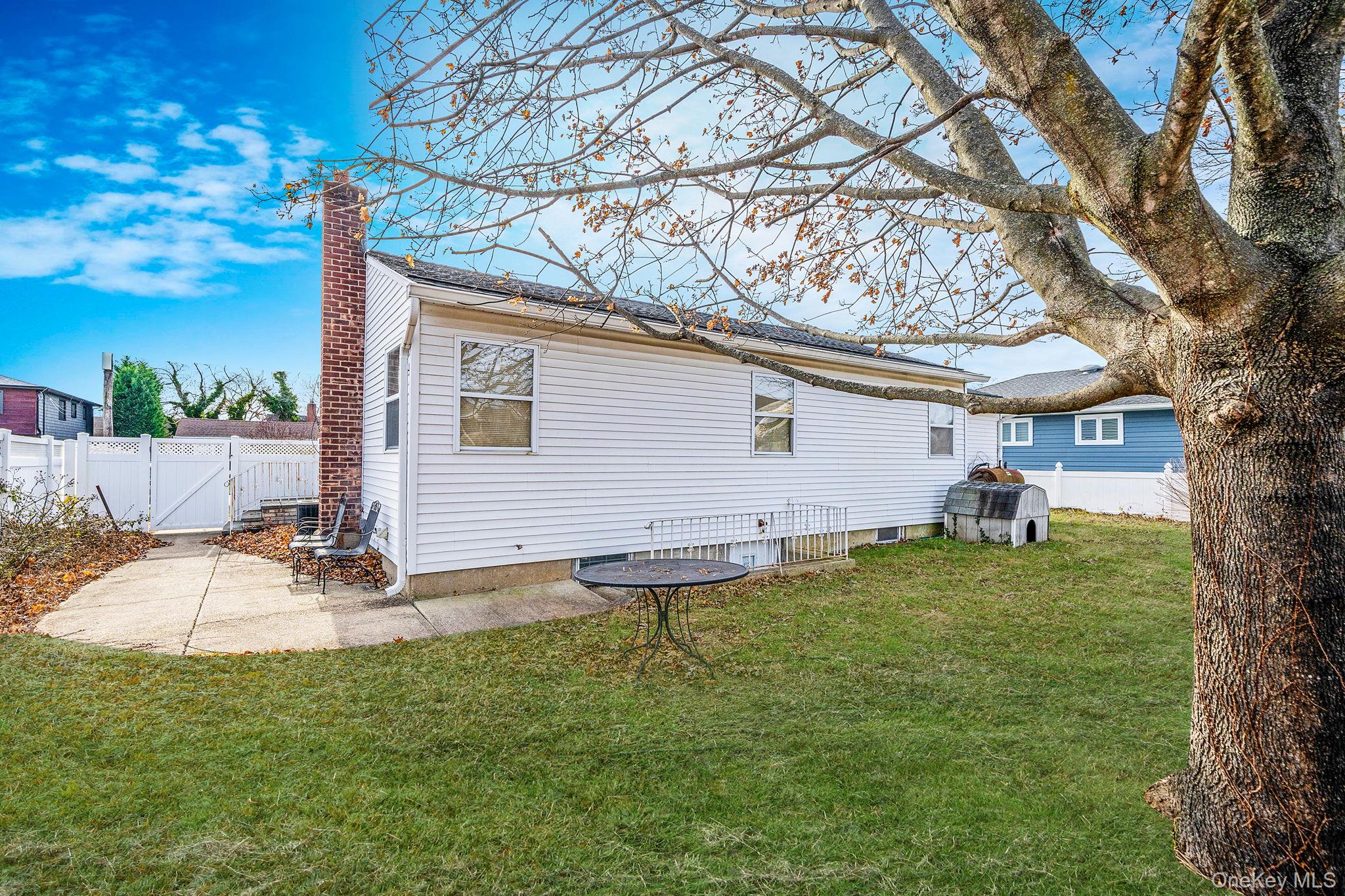 #6 photo, 171 N Oak Street, Massapequa Park , NY 11758