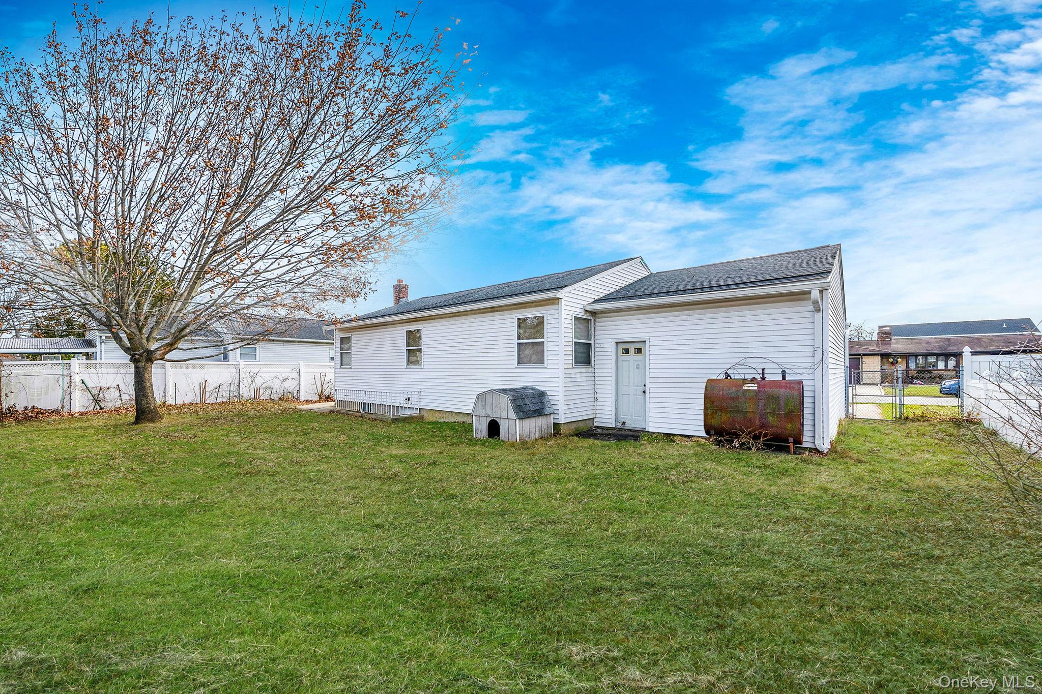 #8 photo, 171 N Oak Street, Massapequa Park , NY 11758