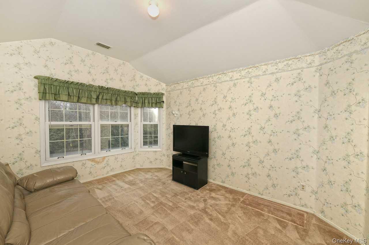 #16 photo, 79 Lakebridge Drive, Kings Park , NY 11754