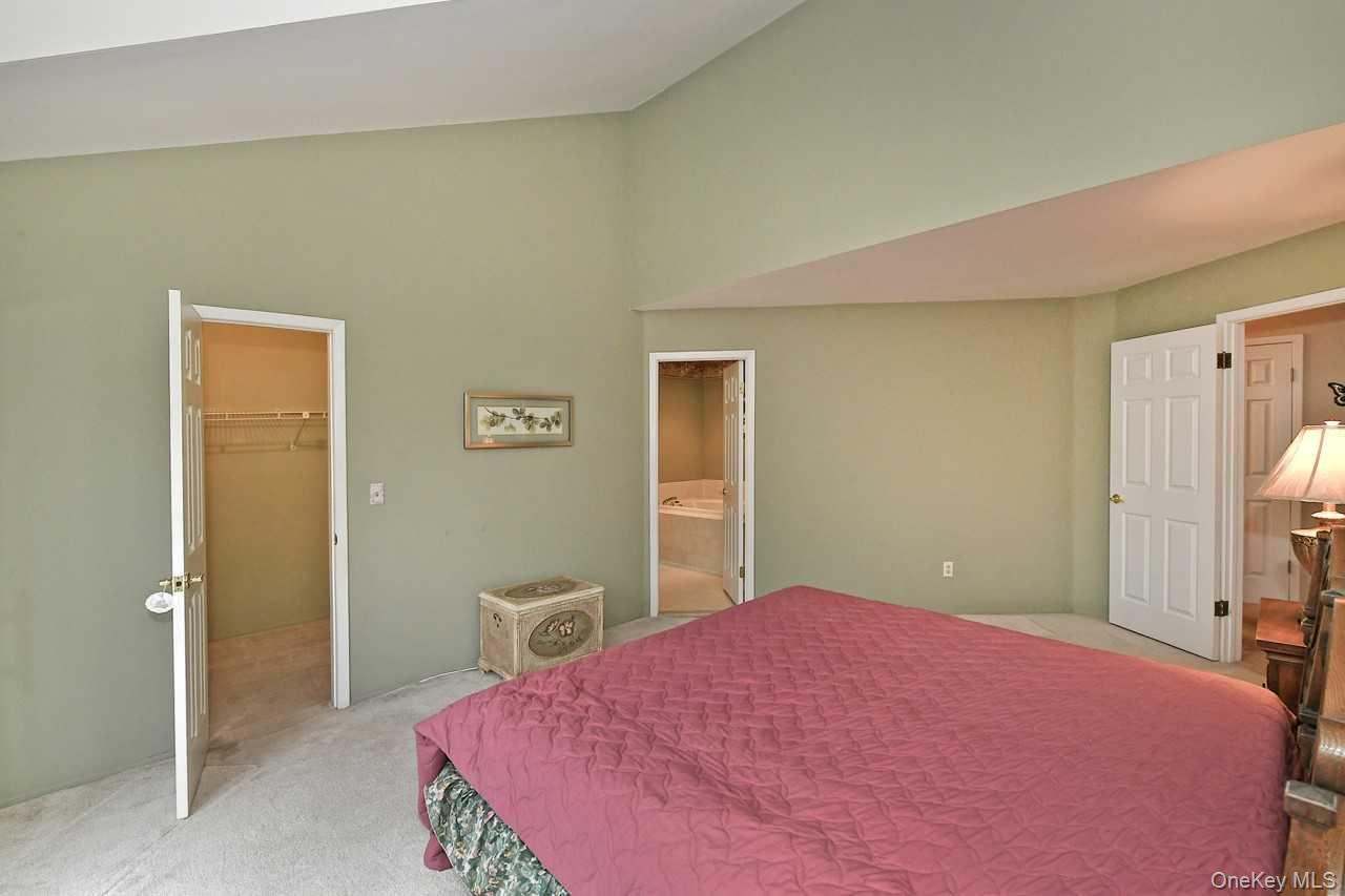 #20 photo, 79 Lakebridge Drive, Kings Park , NY 11754