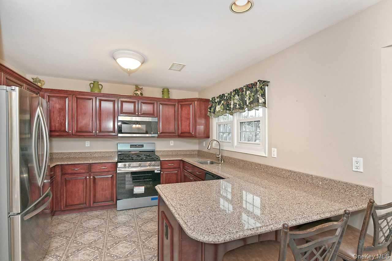 #7 photo, 79 Lakebridge Drive, Kings Park , NY 11754