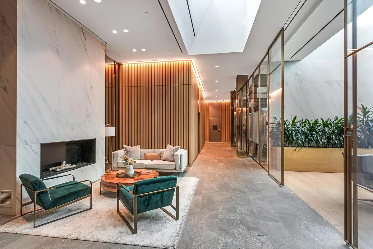 #18 photo, New York City, Hell's Kitchen , NY 10036