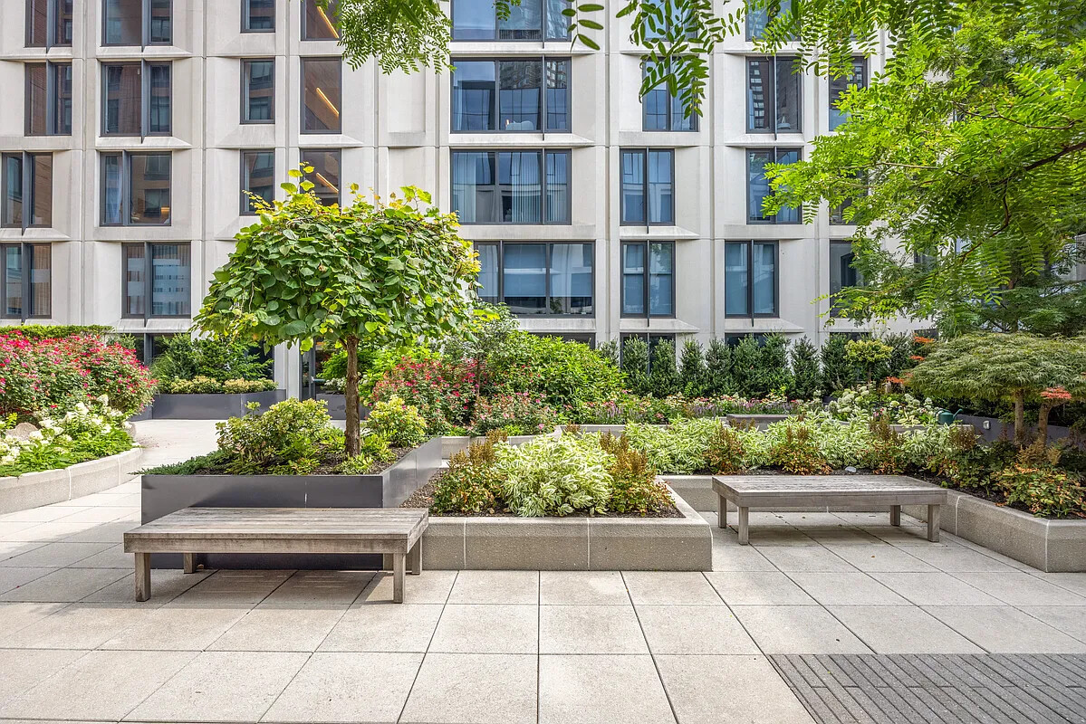 #21 photo, New York City, Hell's Kitchen , NY 10036